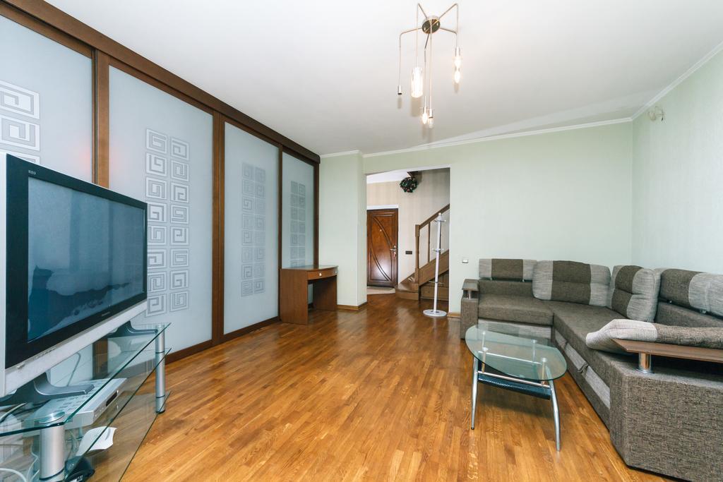 Two-Storey Apartment Near Iec 基輔 外观 照片