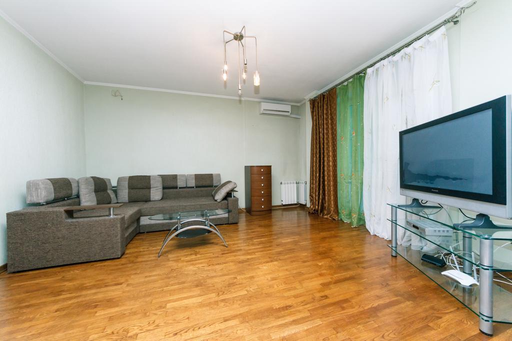 Two-Storey Apartment Near Iec 基輔 外观 照片